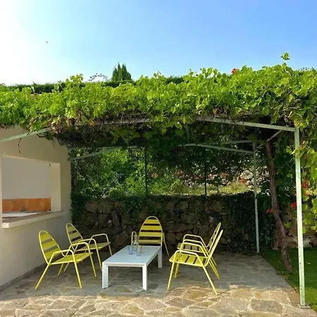 Maison Fermee Hébergement de vacances *